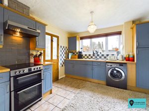 Kitchen/Breakfast Room- click for photo gallery